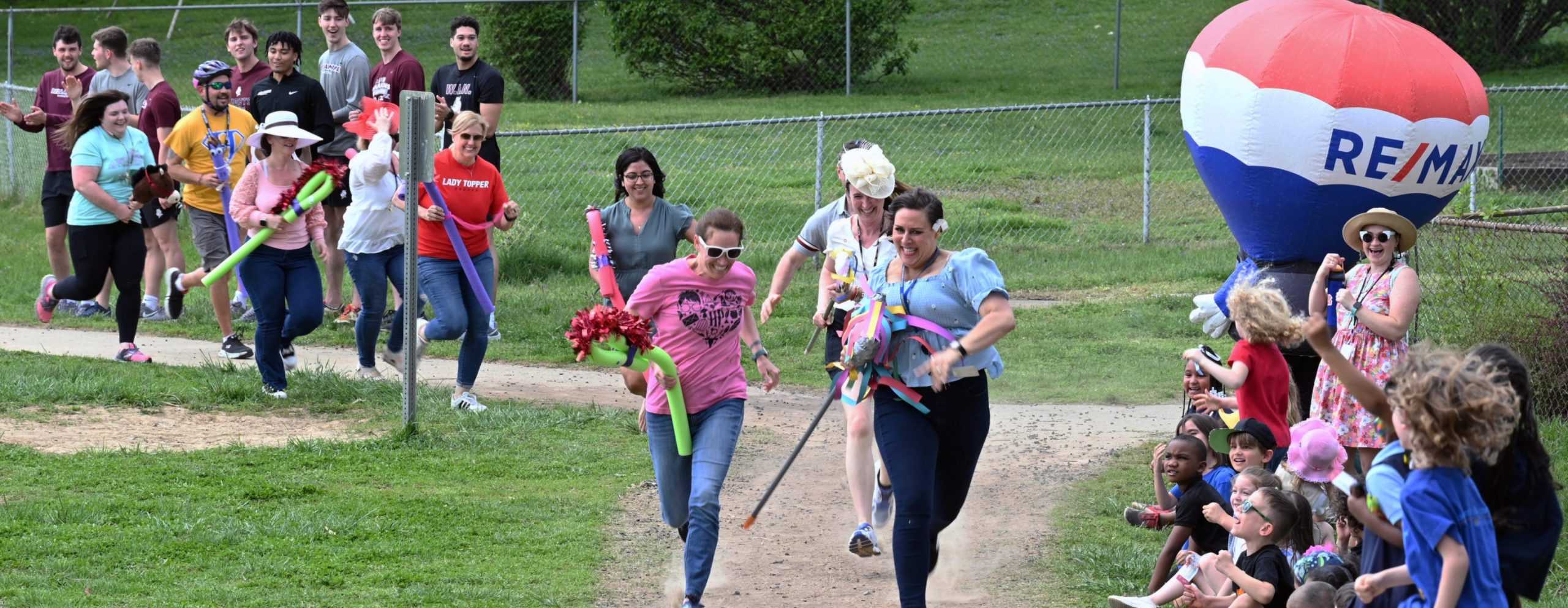 Students Celebrate The Kentucky Derby Early At Hawthorne Elementary